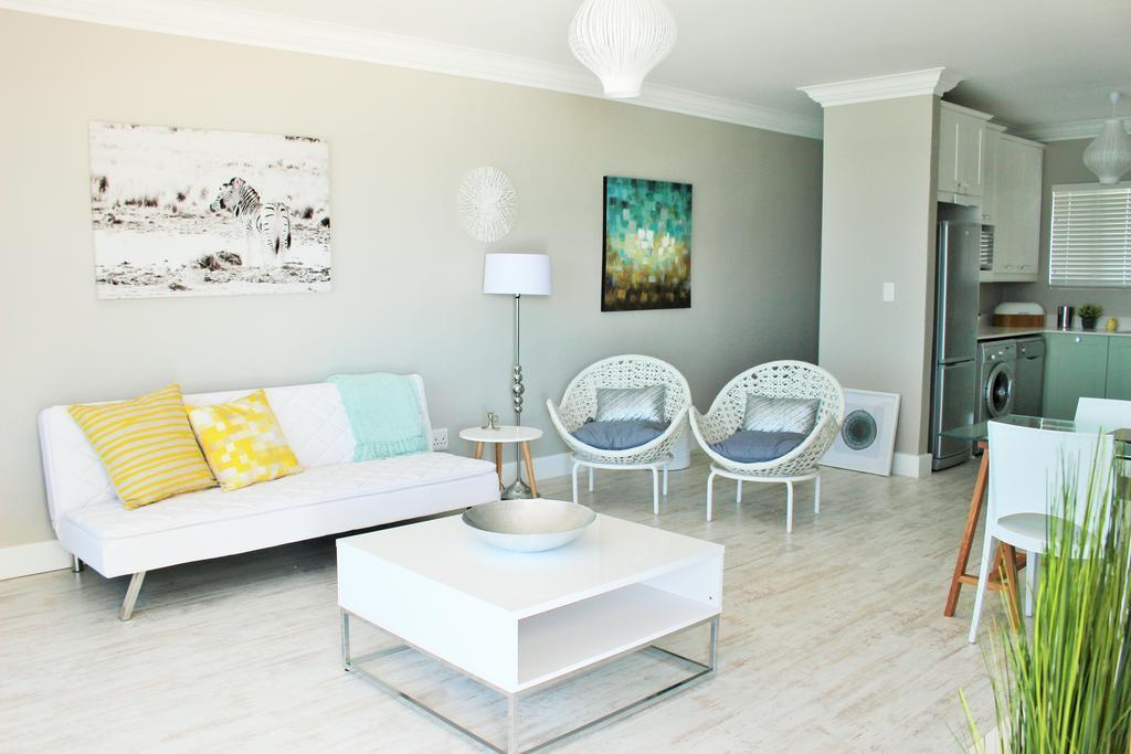 Blouberg Beachfront Apartment Bloubergstrand Room photo